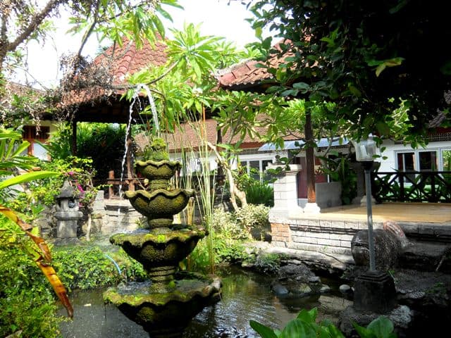 Taman Tropis Alami & Jalan Setapak Villa Thumbnail 3